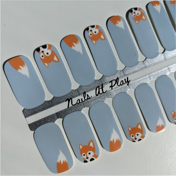 5 for $15 Nail Wraps- Fox At Play - Picture 2 of 3